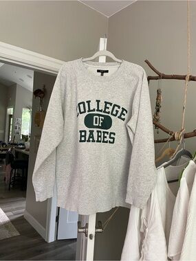 BTL “college of babes” crewneck sweater M/L